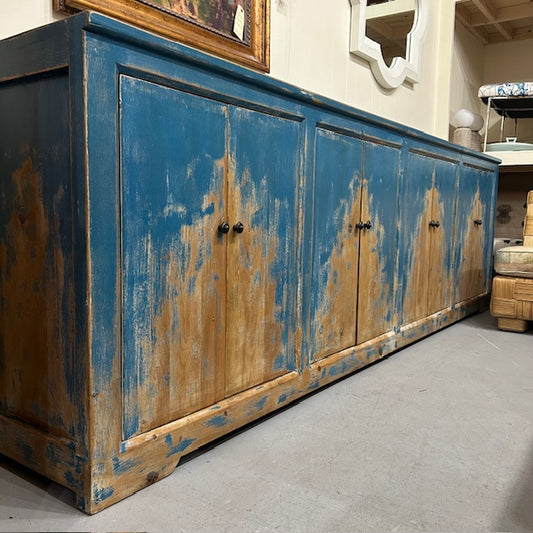 Van Thiel & Co Four Hands cabinet It takes an hour
